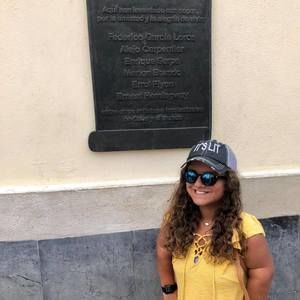 Meet your Posher, Olivia